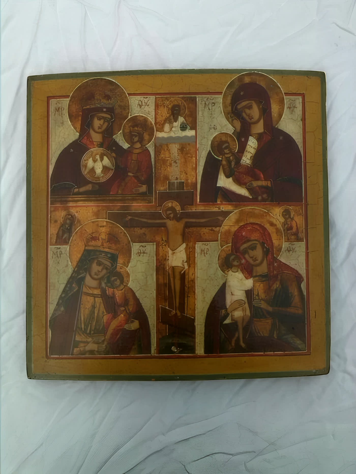 Icona sacra quadripartita con quattro scene dipinte